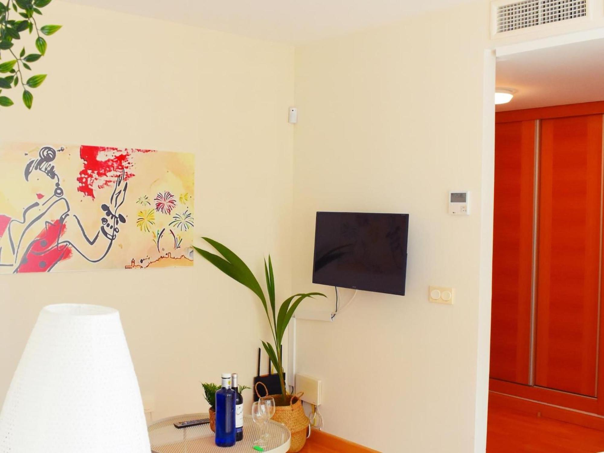 Cozy Apatment Just 10 Mins From The City Centre Malaga Ngoại thất bức ảnh